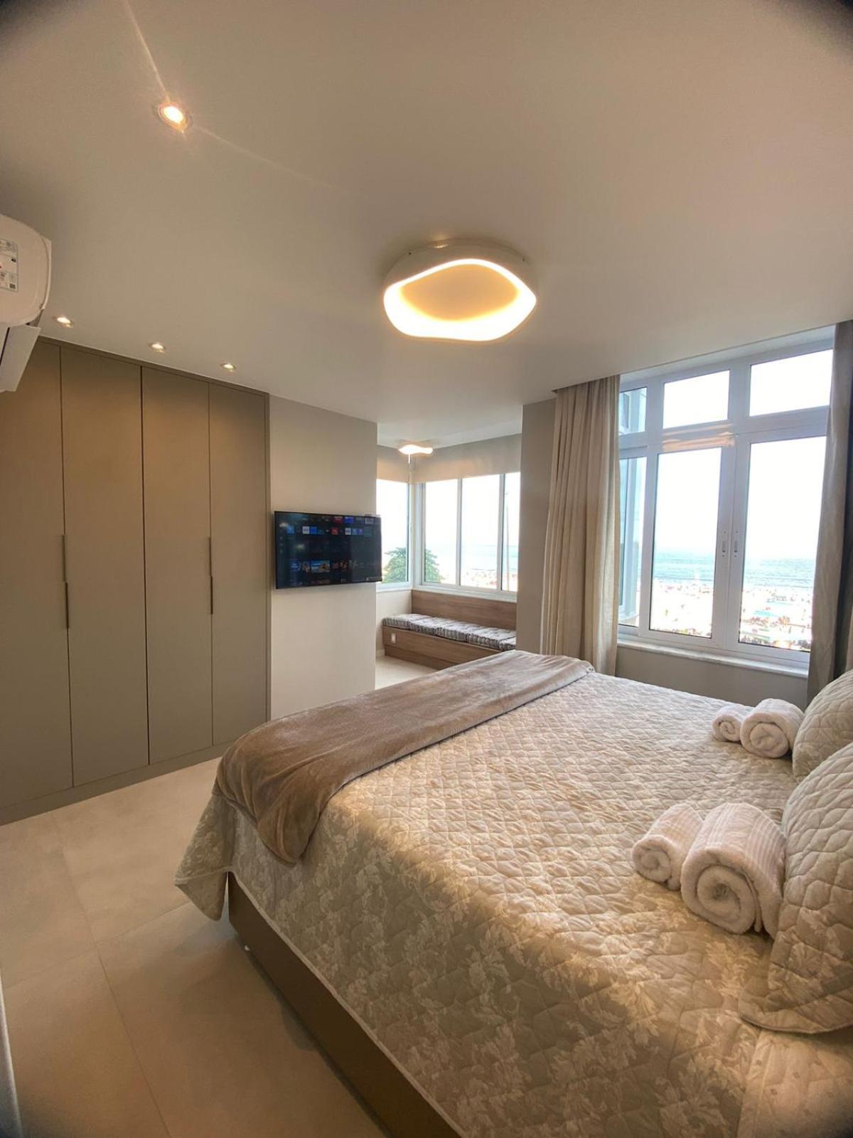 Real 309 - Beachfront On Copacabana With 3 Bedrooms *
